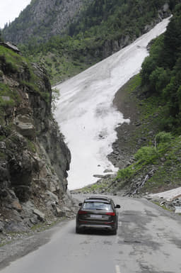Frozen waterfalls such as this are commonsight.